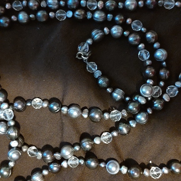 Mother of Pearl Necklace - Picture 4 of 4